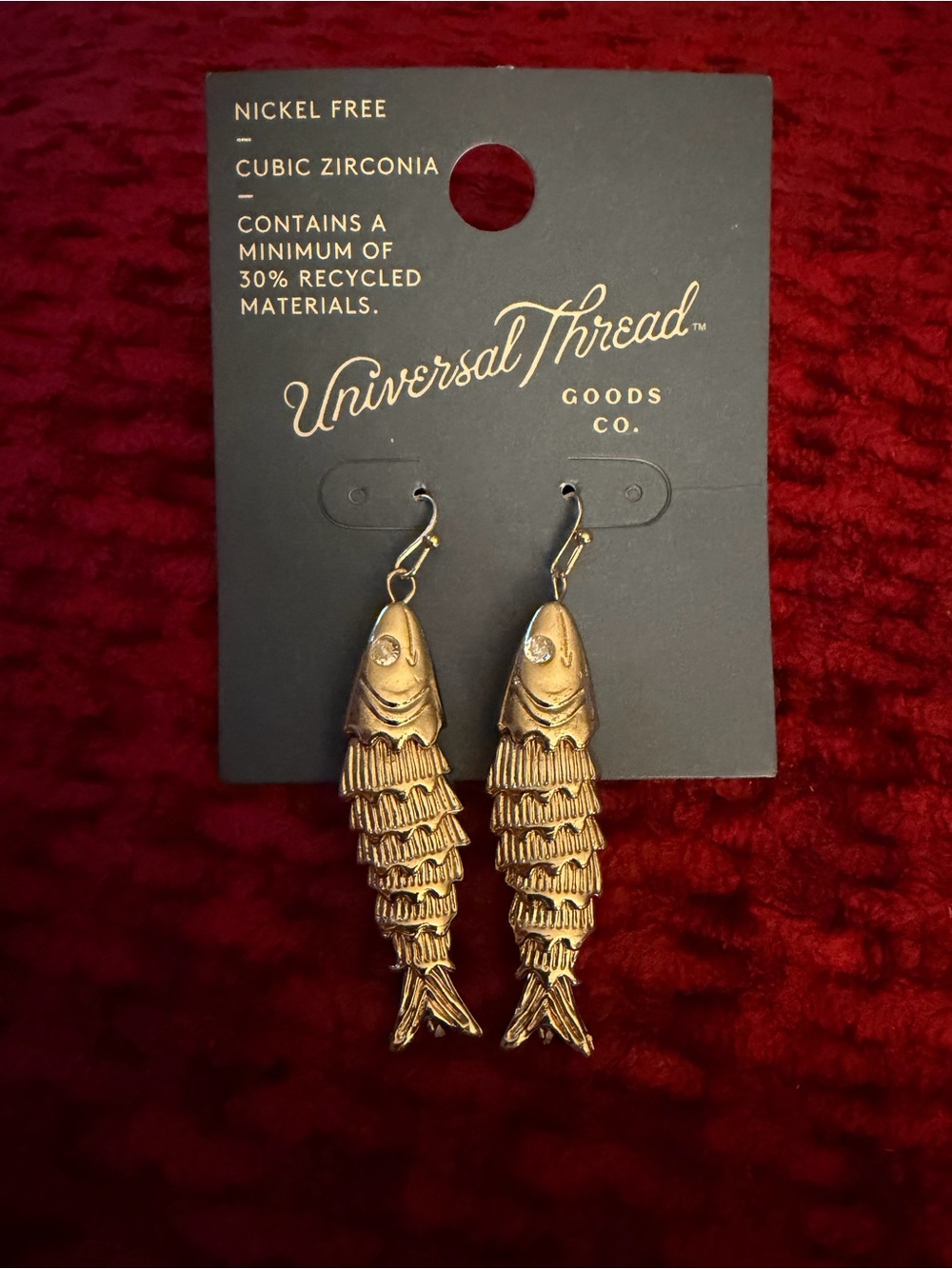 🔘Universal Thread Gold Fish Dangle Earrings with Cubic Accent